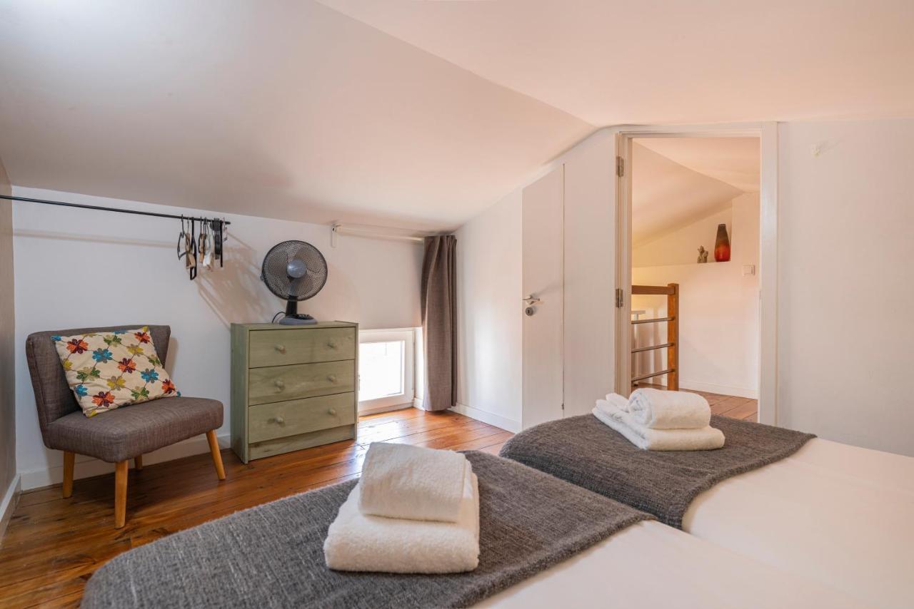 Alfama 2bdr Duplex W/ Balcony By Lovelystay Apartamento