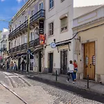Alfama 2Bdr Duplex Apartment W/ Balcony By Lovelystay